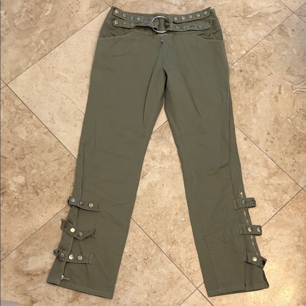 Stylish Olive Green Men's Pants with Buckle Accents